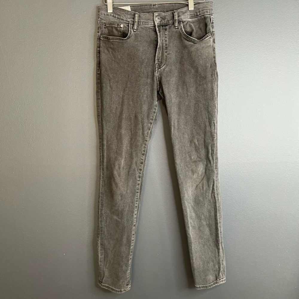 H&M | black skinny jeans